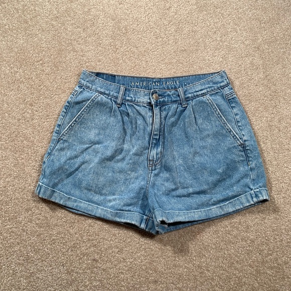 American Eagle Light Wash Mom Shorts - Picture 1 of 11